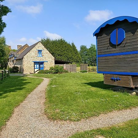 Villa Roulottes Des Trolls La Boussac Exterior foto